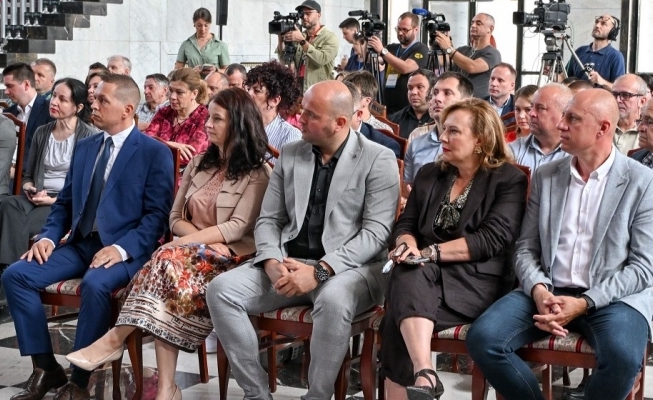 Od natpisa na ustanovi do obrasca na materinskom jeziku